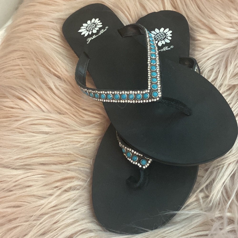 Yellow Box Sandals | Womens 8.5 - Picture 4 of 6